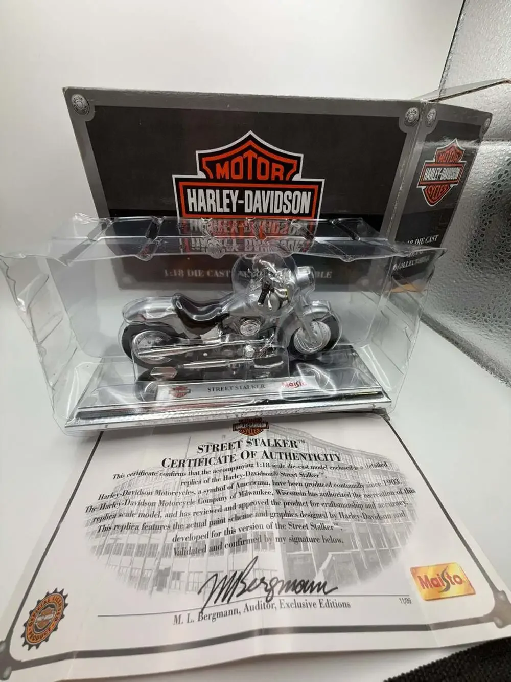 Maisto Harley-Davidson Street Stalker 1:18 Die Cast Metal Collectible Motorcycle
